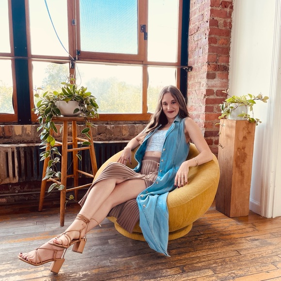 Meet your Posher, Jennifer - Picture 3 of 12